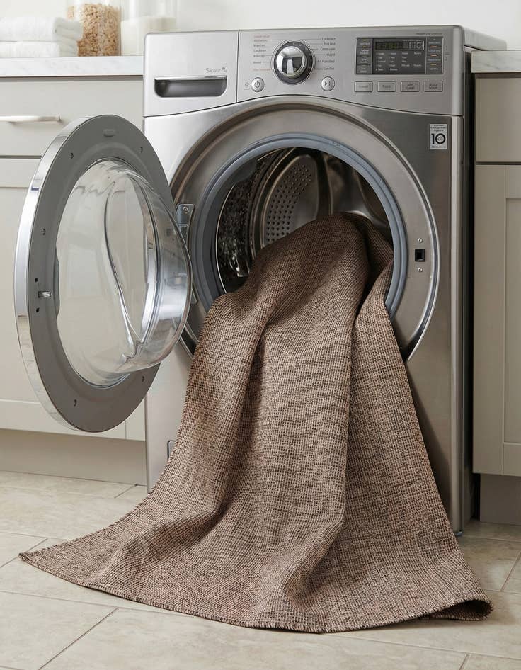 Detail image of 7' x 10'  Washable Solid Indoor / Outdoor Rug