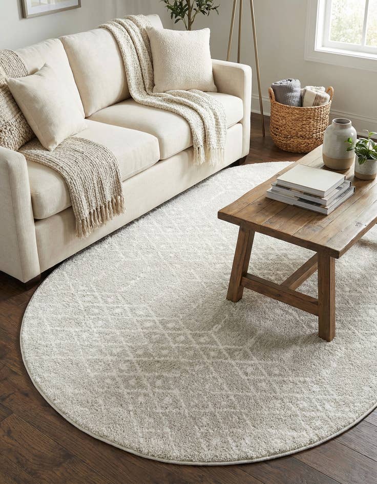Detail image of 4' x 6' Paxon Trellis Oval Rug