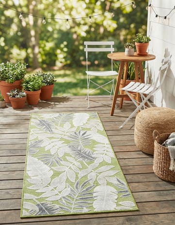 2' 2 x 5' 3 Easy-Clean Botanical Indoor / Outdoor Runner Rug