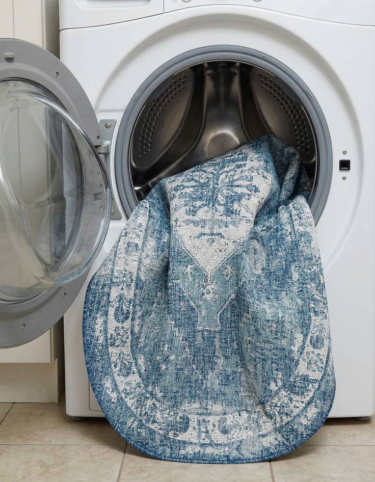 Detail image of 5' 3 x 8'  Washable Traditional Indoor / Outdoor Oval Rug