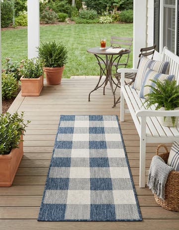 2' x 6' Easy-Clean Checkered Indoor / Outdoor Runner Rug