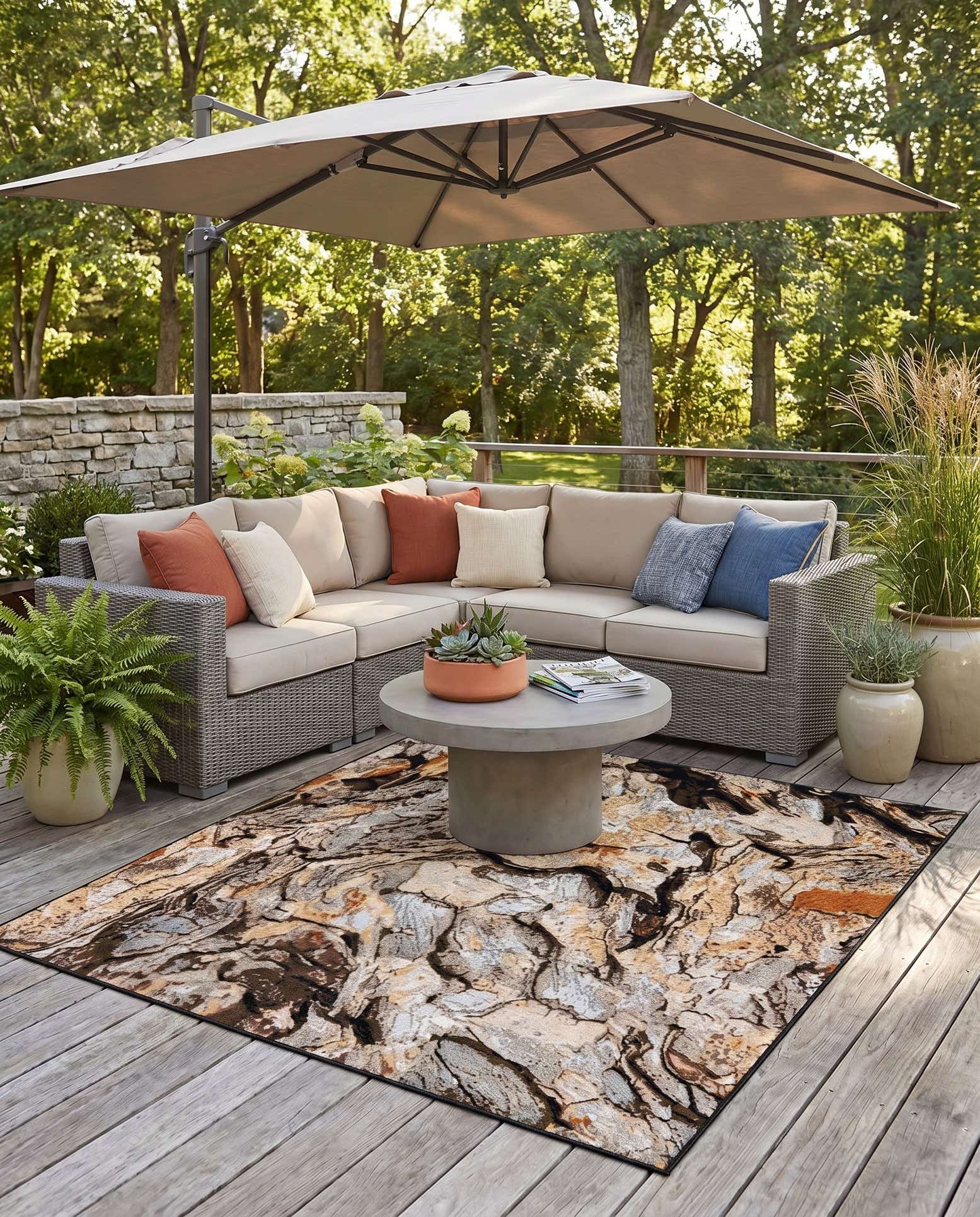 7' 10 x 7' 10 Easy-Clean Modern Indoor / Outdoor Square Rug