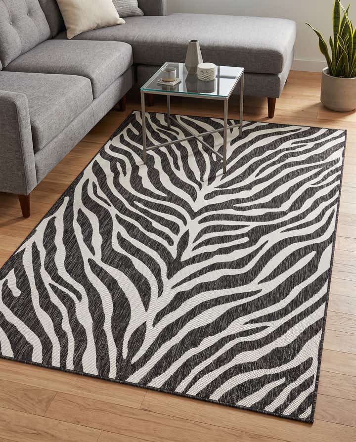 5' 3 x 8' Easy-Clean Safari Indoor / Outdoor Rug