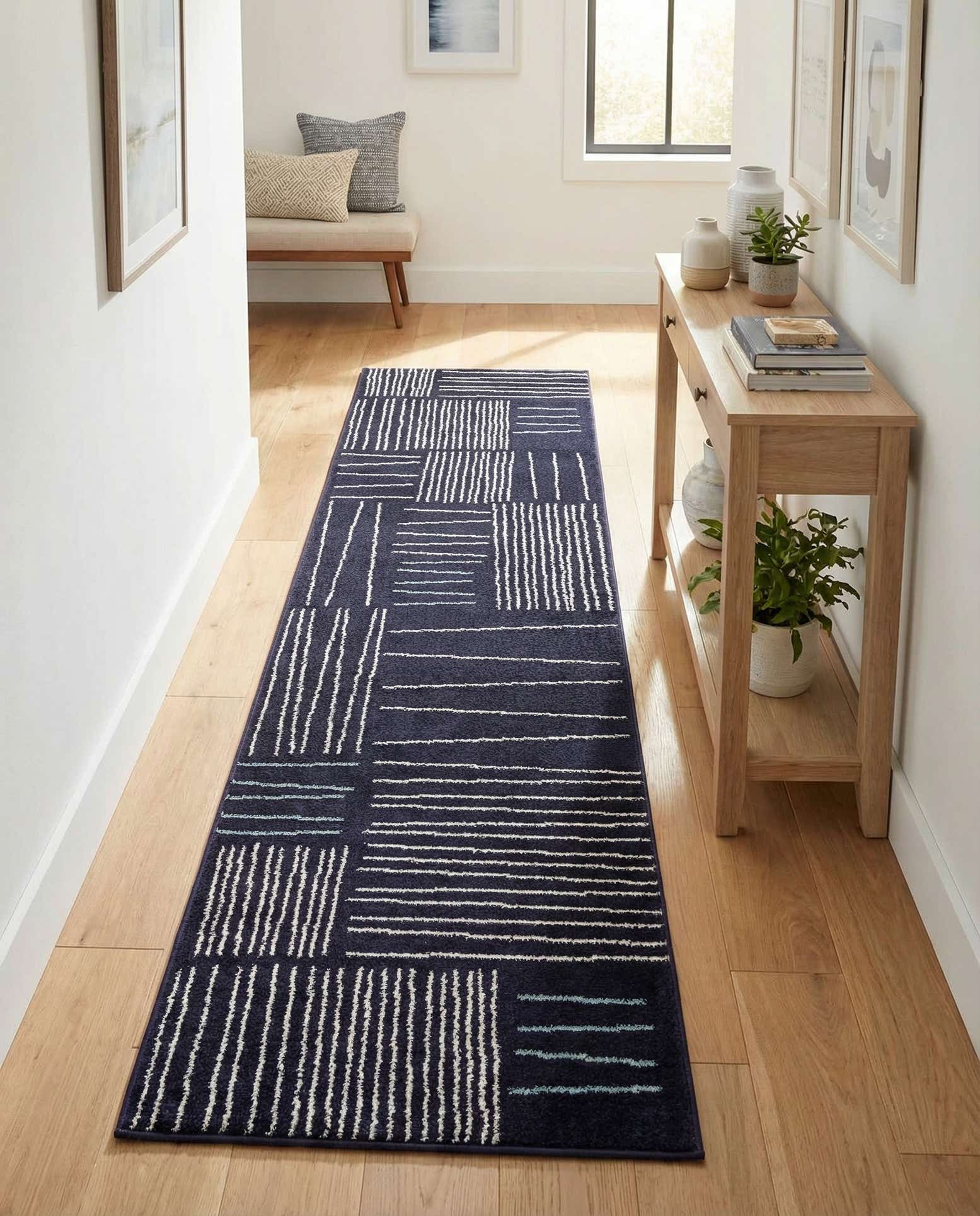 2' 7 x 10' Hanahan Runner Rug