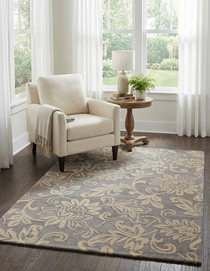 Detail image of 5' x 8' Agra Wool Rug