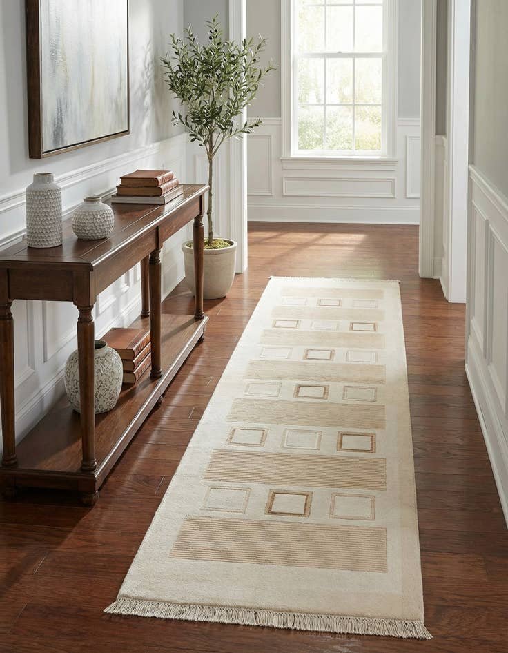 Detail image of 2' 9 x 9' 9  Hand Knotted Darya Wool Runner Rug