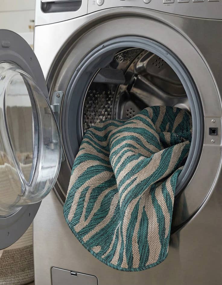 Detail image of  3' x 3'  Washable Safari Indoor / Outdoor Round Rug