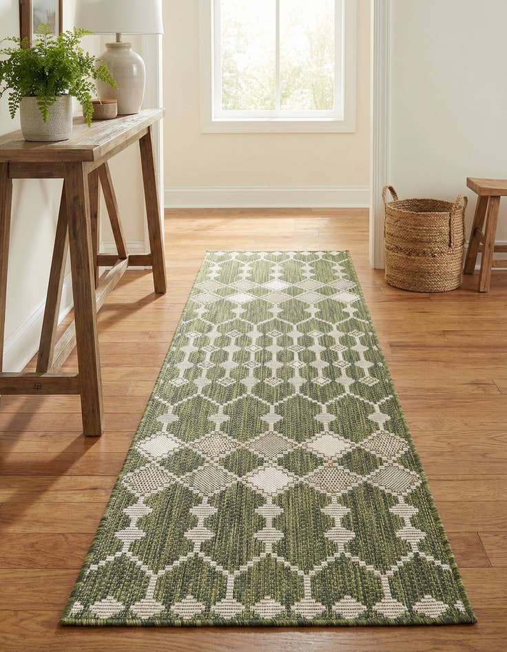 Detail image of 2' x 6'  Washable Trellis Indoor / Outdoor Runner Rug