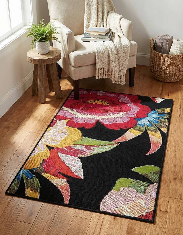 Detail image of 2' x 3'  Washable Botanical Indoor / Outdoor Rug