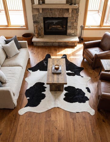 4' 4 x 4' 11 Cowhide Leather Rug