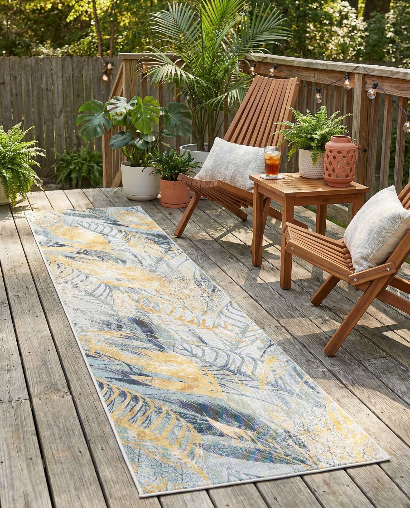 2' 7 x 12' Easy-Clean Botanical Indoor / Outdoor Runner Rug