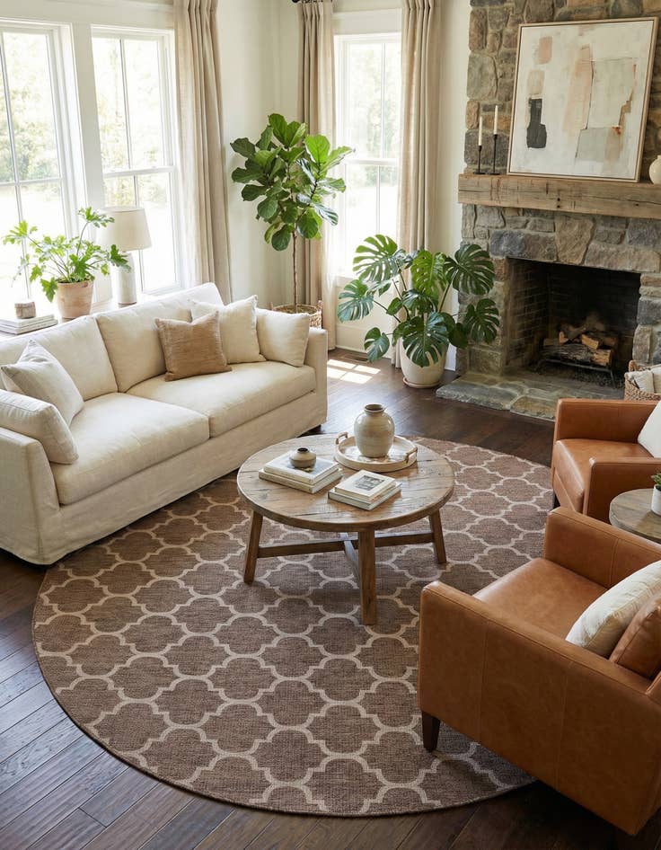 Detail image of 13' x 13' Easy-Clean Trellis Indoor / Outdoor Round Rug