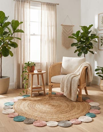 5' 1 x 5' 1 Braided Jute Round Rug