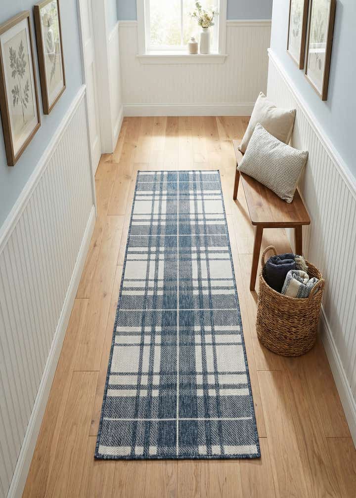 2' x 6' Easy-Clean Checkered Indoor / Outdoor Runner Rug
