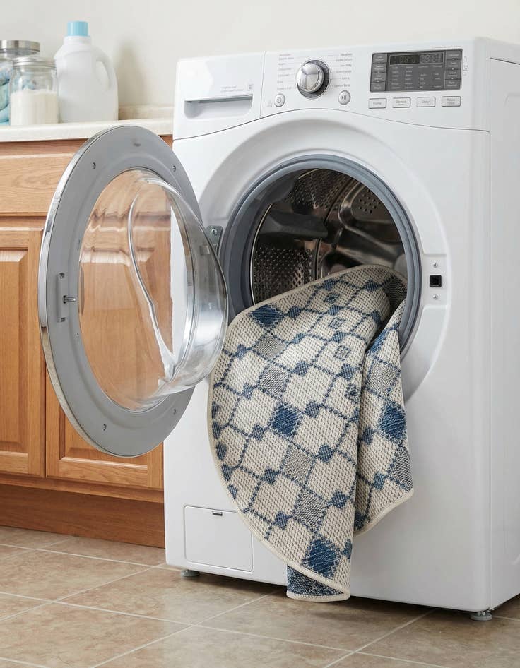 Detail image of 3' x 3'  Washable Trellis Indoor / Outdoor Round Rug