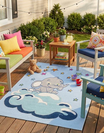 5' 3 x 7' 7 Easy-Clean Indoor / Outdoor Rug
