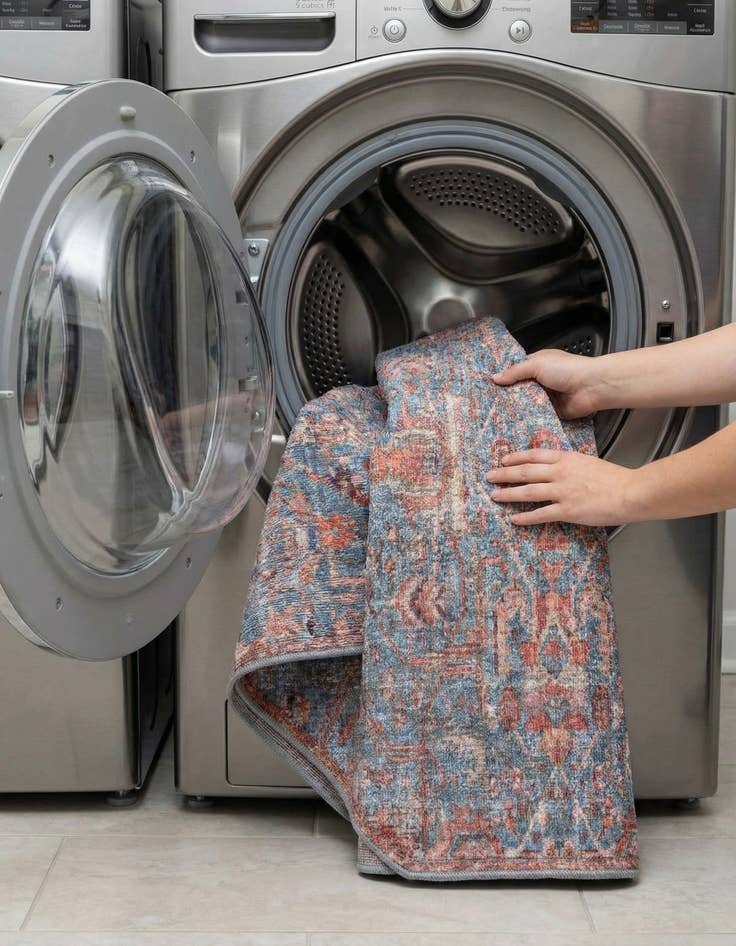 Detail image of  5' 3 x 5' 3  Washable Nostalgia Octagon Rug