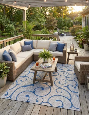 7' x 10' Easy-Clean Botanical Indoor / Outdoor Rug