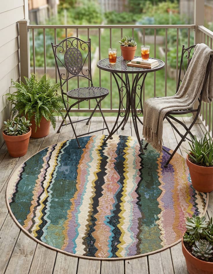 Detail image of 3' x 3'  Washable Modern Indoor / Outdoor Round Rug