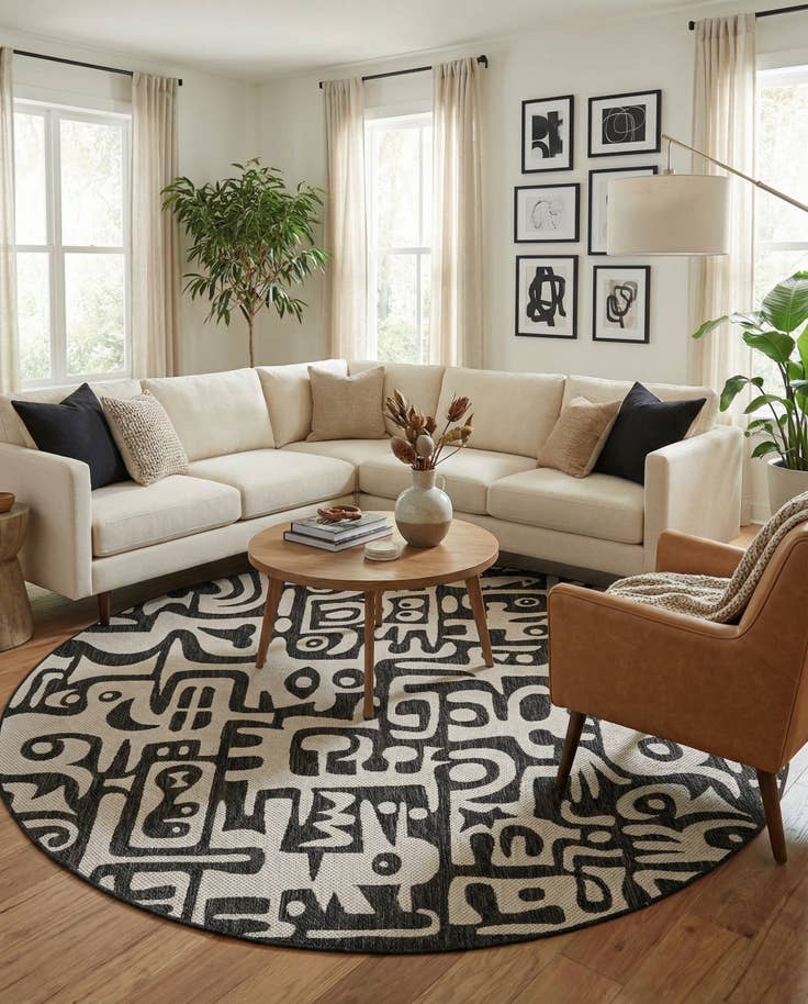 Detail image of 7' 10 x 7' 10 Easy-Clean Modern Indoor / Outdoor Round Rug