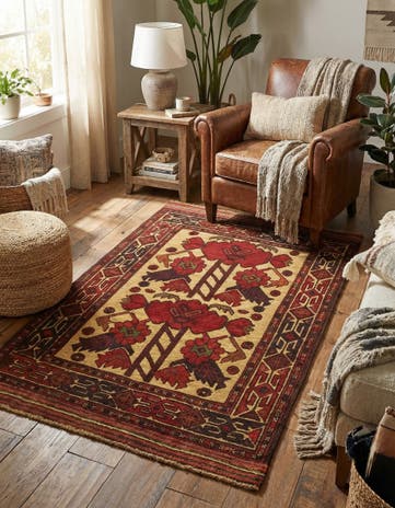 2' 10 x 4' 9 Hand Knotted Sumak Wool Rug
