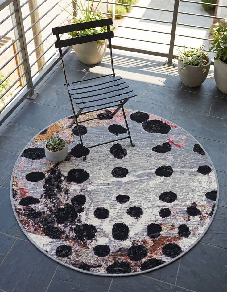 Detail image of 3' x 3' Easy-Clean Modern Indoor / Outdoor Round Rug