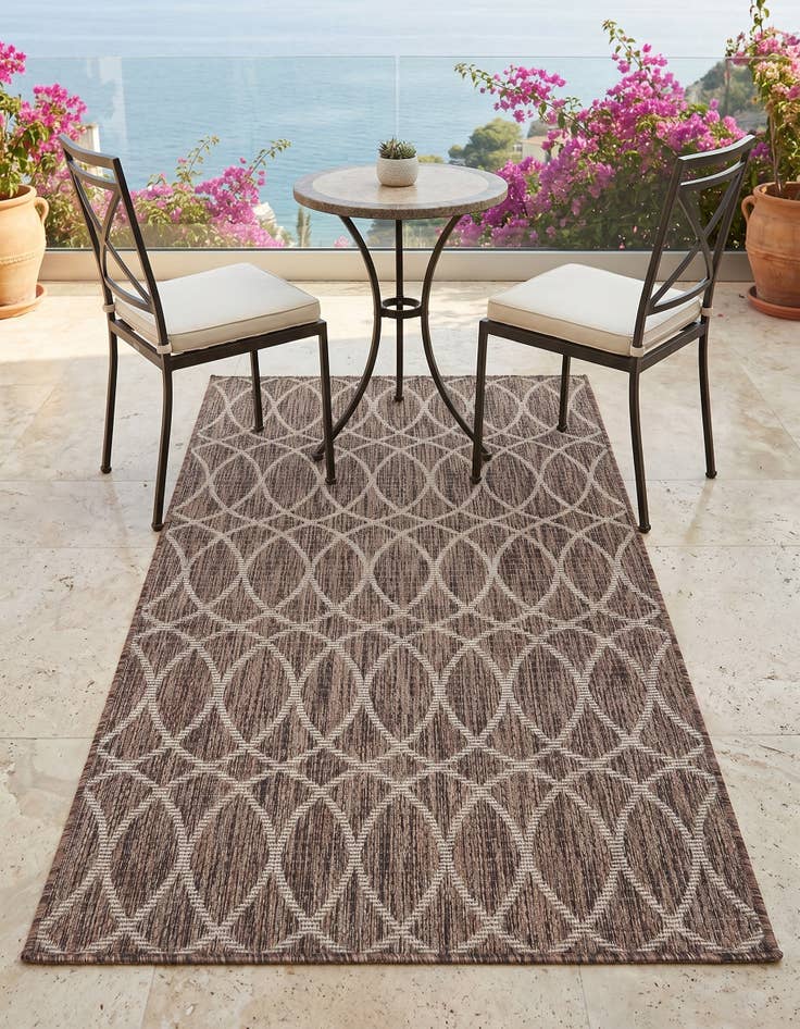 Detail image of 3' x 5' 3 Easy-Clean Lattice Indoor / Outdoor Rug