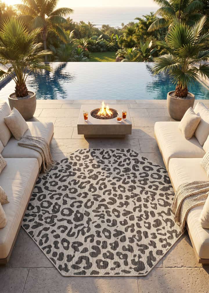 7' 10 x 7' 10 Easy-Clean Safari Indoor / Outdoor Octagon Rug