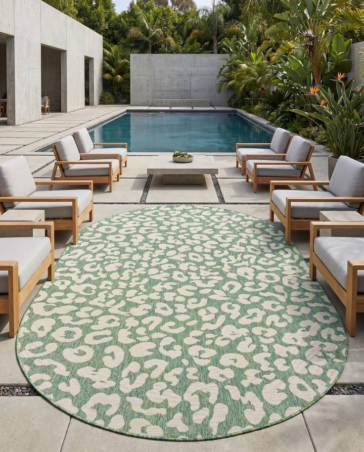 Detail image of 6' x 9' Easy-Clean Safari Indoor / Outdoor Oval Rug