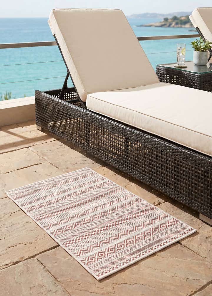 2' x 3' Easy-Clean Striped Indoor / Outdoor Rug
