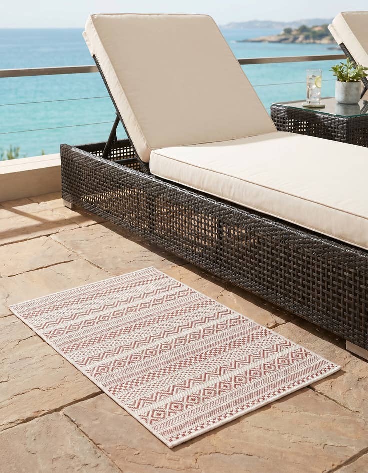 Detail image of 2' x 3' Easy-Clean Striped Indoor / Outdoor Rug