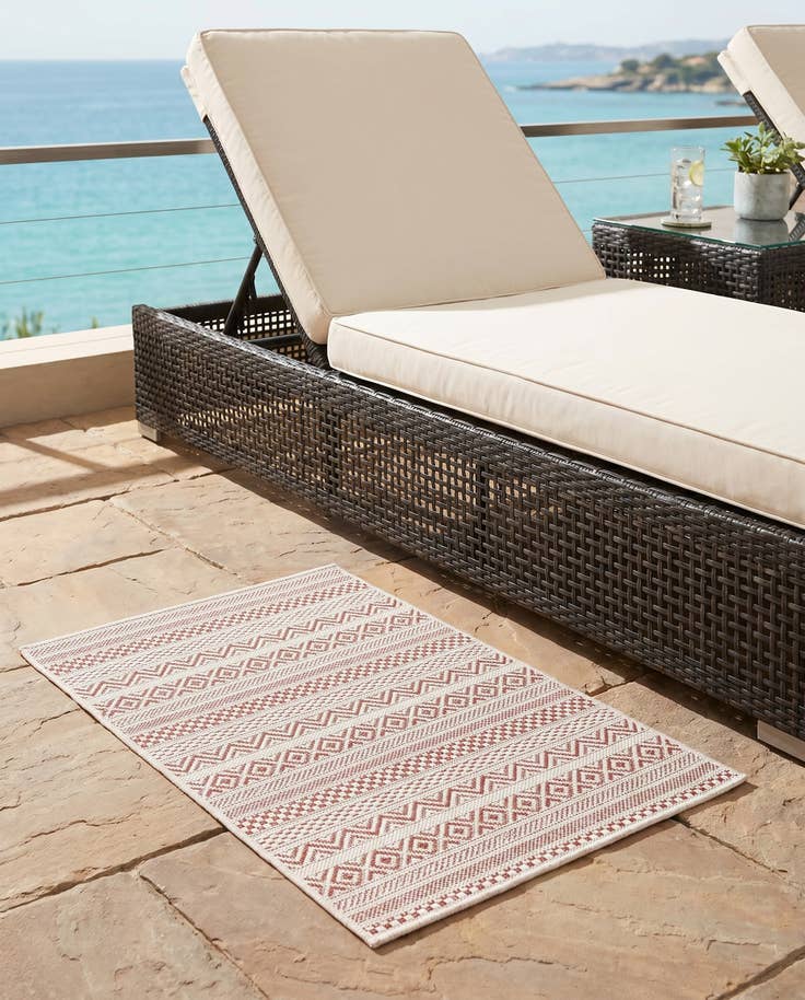 Detail image of 2' x 3' Easy-Clean Ribbon Indoor / Outdoor Rug