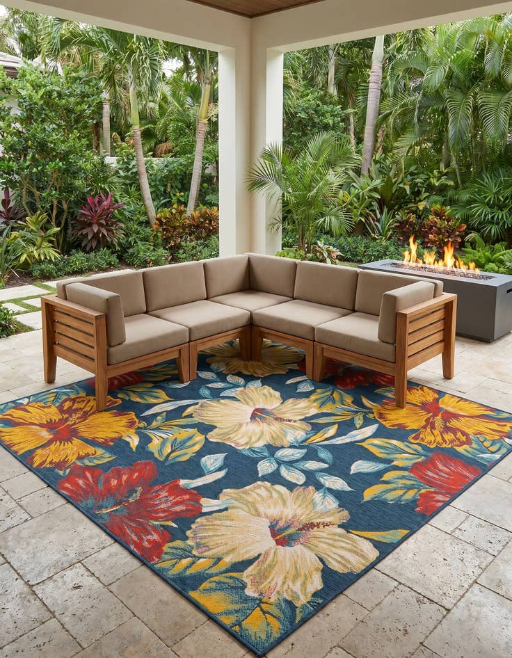 Detail image of 7' 10 x 7' 10 Easy-Clean Coastal Indoor / Outdoor Square Rug