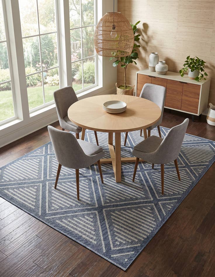 Detail image of 7' 10 x 10' Easy-Clean Trellis Indoor / Outdoor Rug