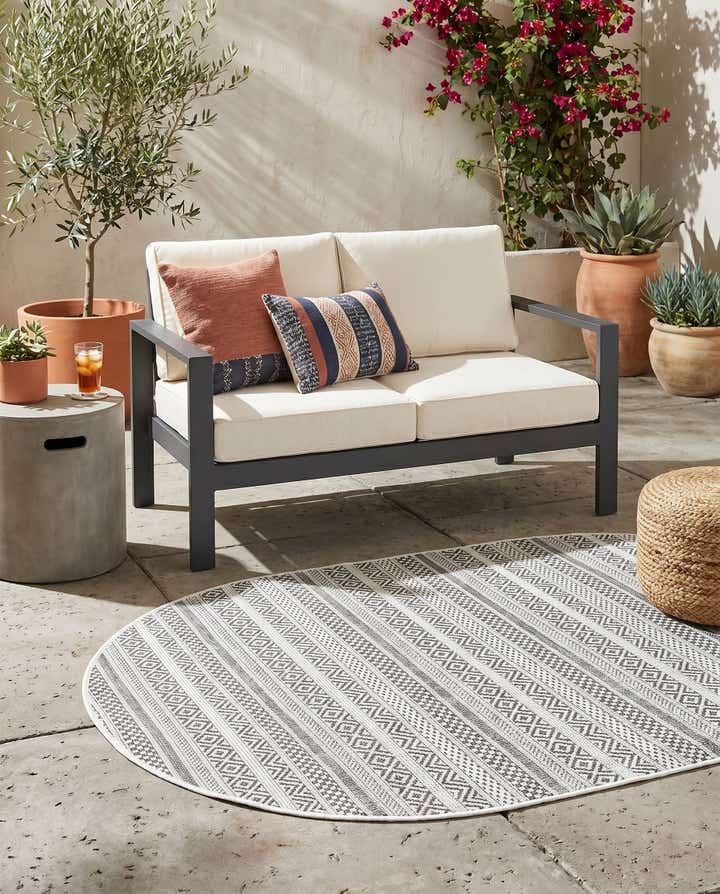 3' x 5' 3 Easy-Clean Striped Indoor / Outdoor Oval Rug