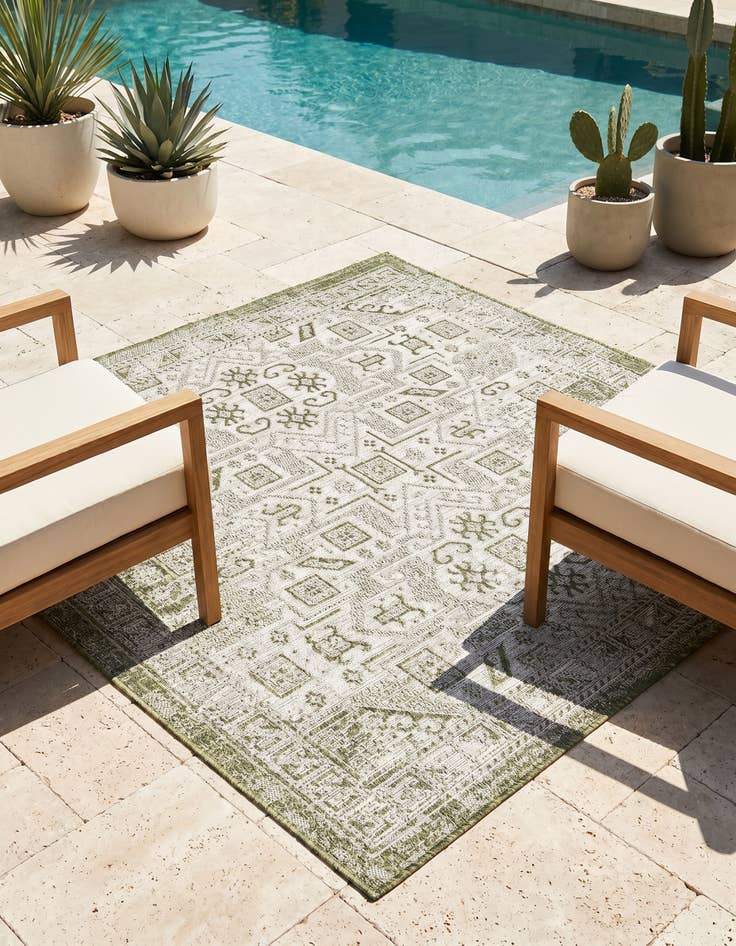 Detail image of 5' 3 x 5' 3 Easy-Clean Aztec Indoor / Outdoor Square Rug