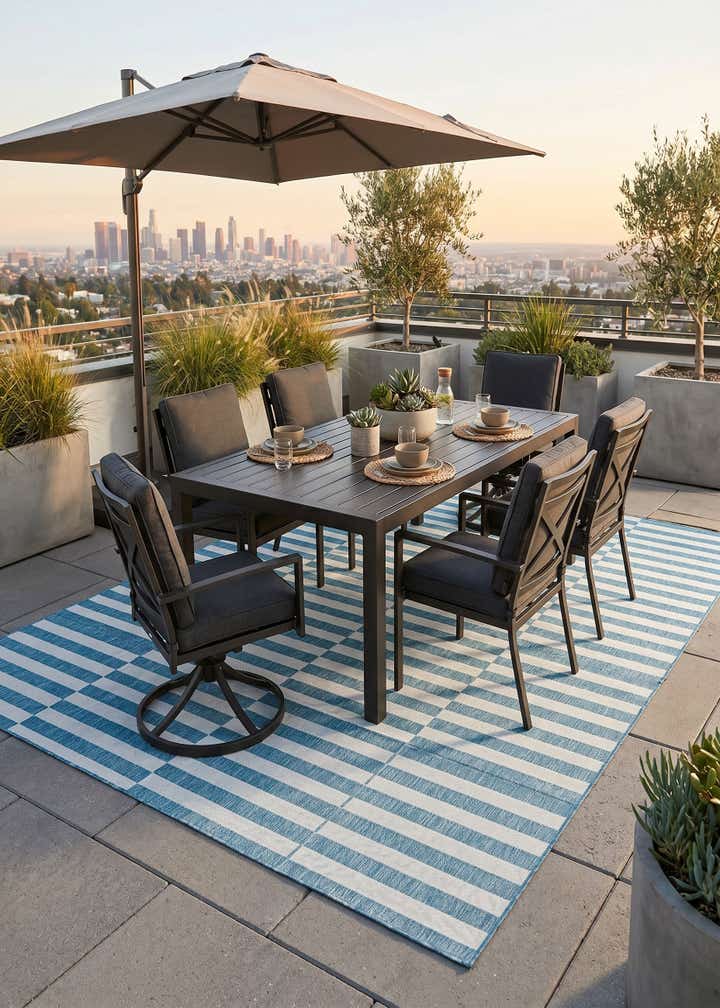 7' x 10' Easy-Clean Striped Indoor / Outdoor Rug