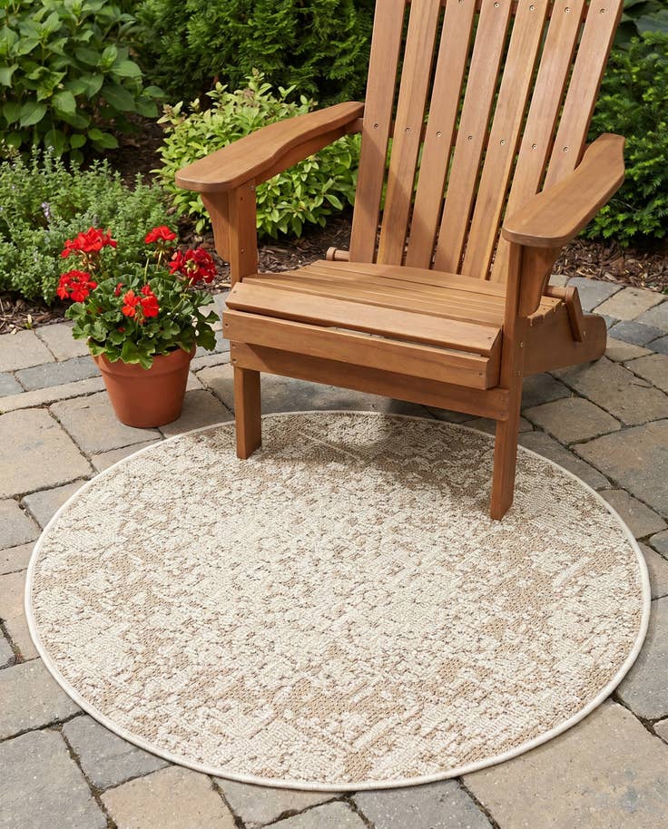 Detail image of 3' 1 x 3' 1 Easy-Clean Traditional Indoor / Outdoor Round Rug