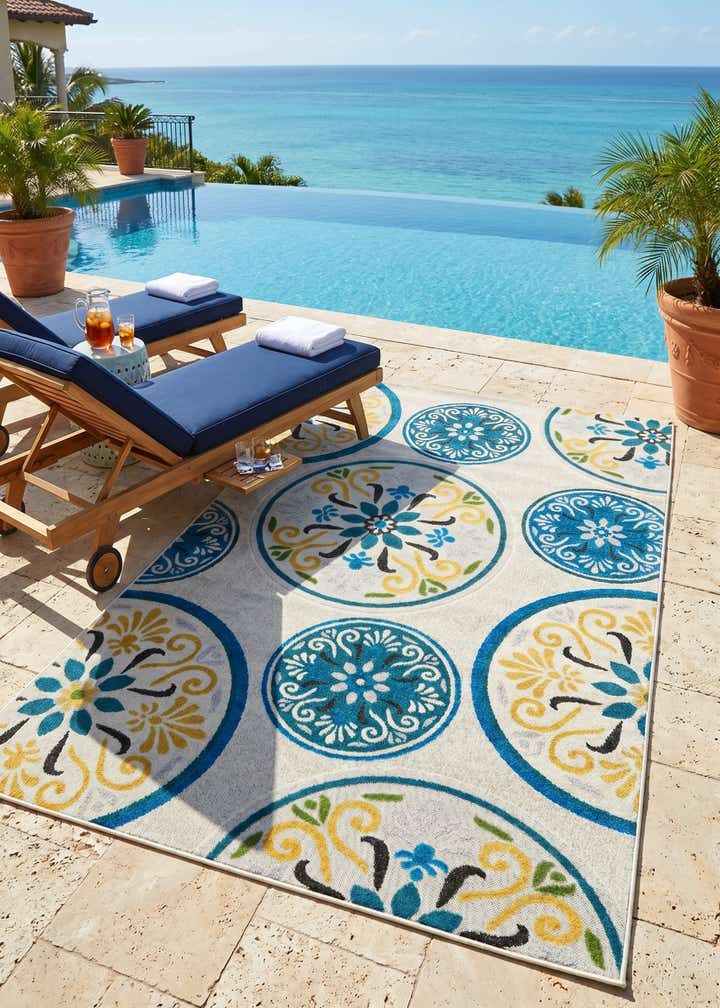 5' x 8' Easy-Clean Modern Indoor / Outdoor Rug