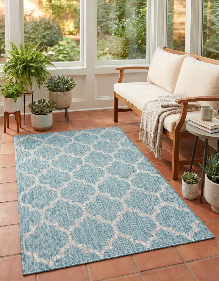 Detail image of 3' x 5' 3 Easy-Clean Lattice Indoor / Outdoor Rug