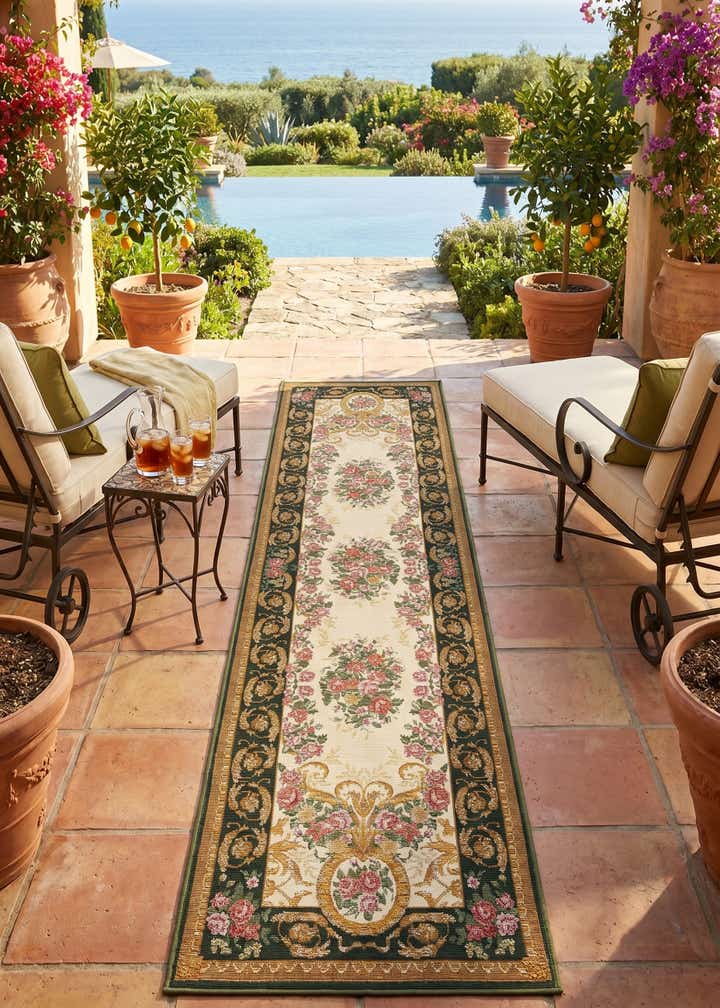 2' x 8' Easy-Clean Traditional Indoor / Outdoor Runner Rug