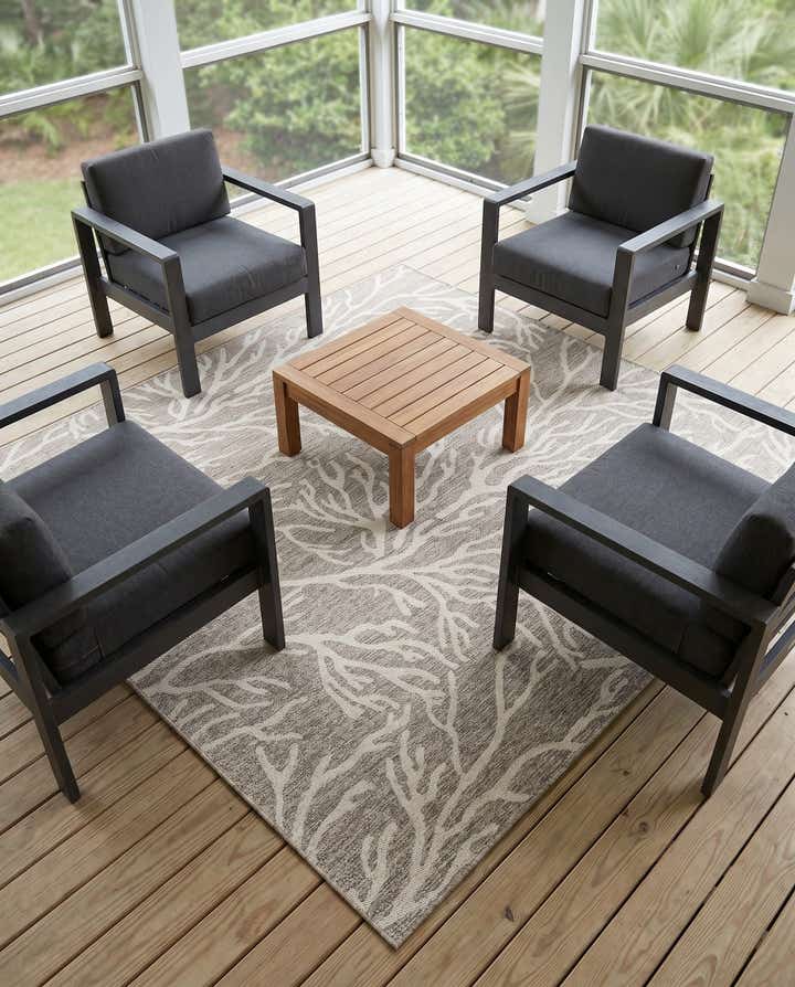 7' 10 x 7' 10 Easy-Clean Coastal Indoor / Outdoor Square Rug