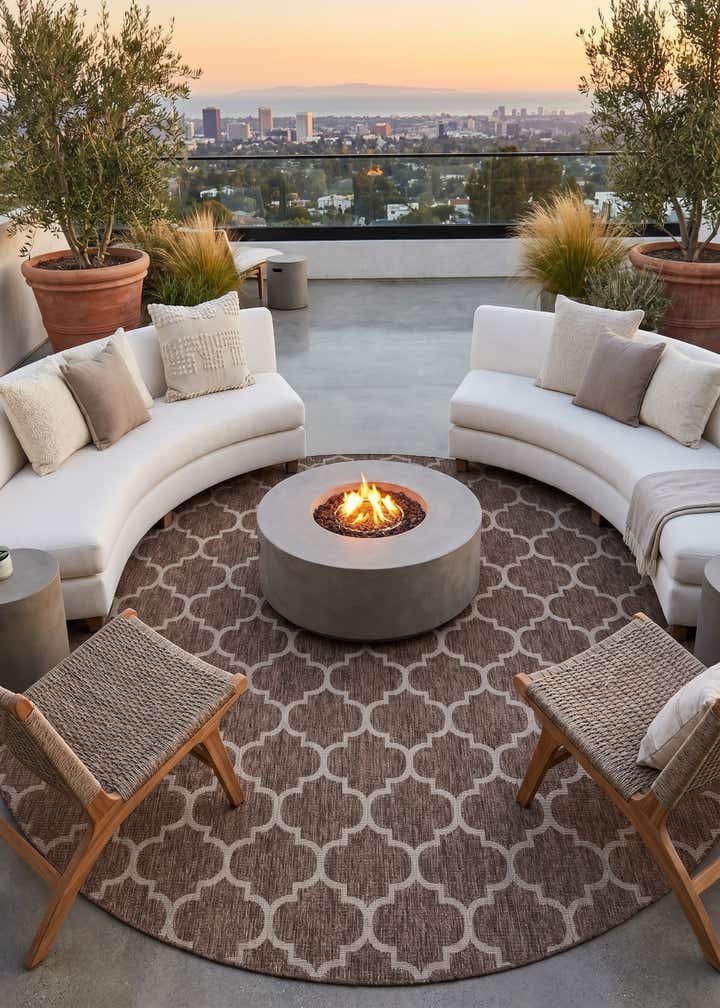 13' x 13' Easy-Clean Trellis Indoor / Outdoor Round Rug