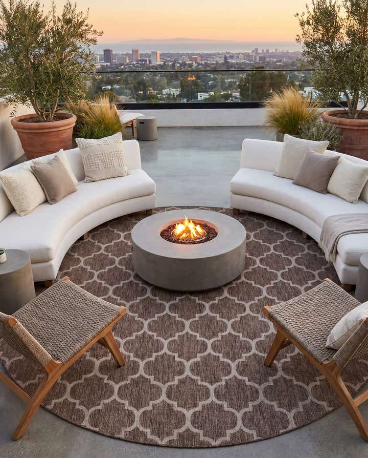 13' x 13' Easy-Clean Trellis Indoor / Outdoor Round Rug