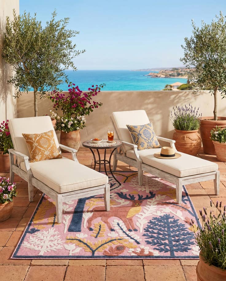 Detail image of 5' x 7' 7 Easy-Clean Indoor / Outdoor Rug