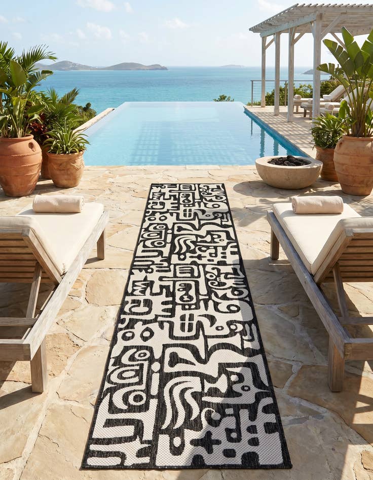 Detail image of 2' 7 x 12' Easy-Clean Modern Indoor / Outdoor Runner Rug