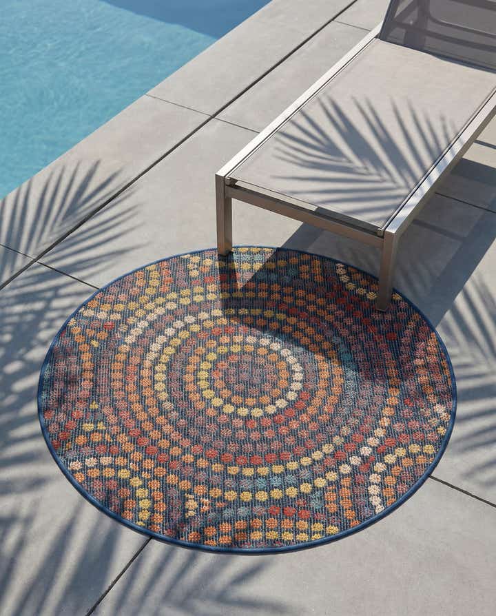 3' 3 x 3' 3 Easy-Clean Baja Indoor / Outdoor Round Rug