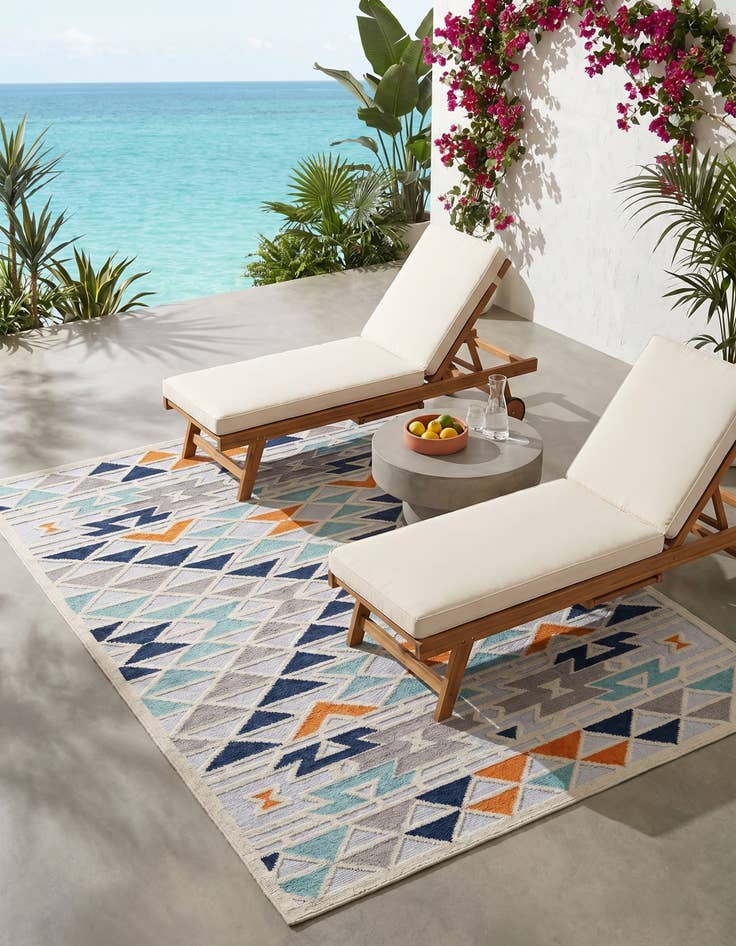 Detail image of 6' x 9' Easy-Clean Aruba Indoor / Outdoor Rug