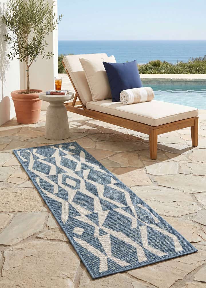 2' x 6' 1 Easy-Clean Baja Indoor / Outdoor Runner Rug