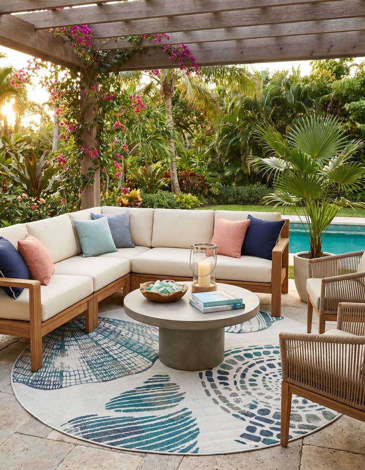 Detail image of 7' x 7' Easy-Clean Coastal Indoor / Outdoor Round Rug